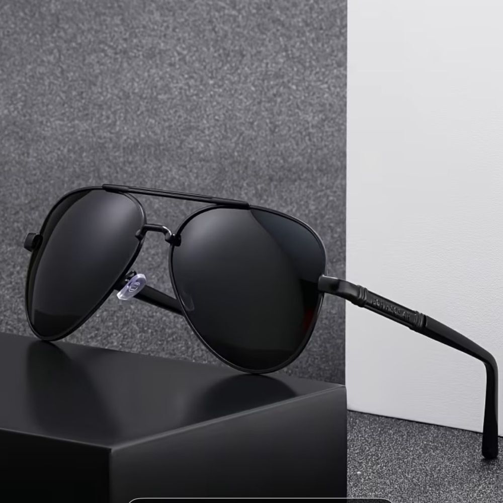 Men's Black Aviator Sunglasses - Classic Polarized Style